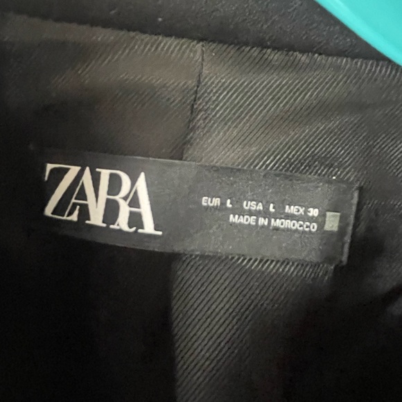 Women’s Black blazer with gold buttons .. size large - Picture 5 of 6